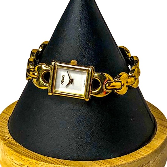 Vintage GUCCI Gold Plated Ladies Swiss Made Dress Watch 1800L - Picture 11 of 17